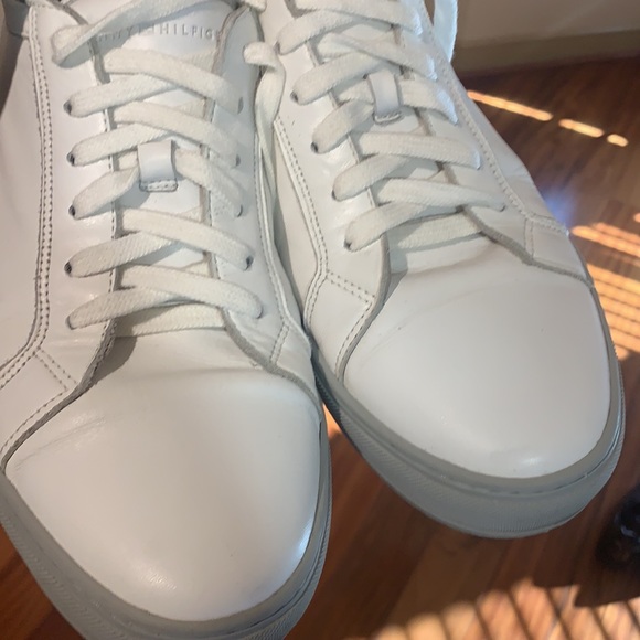 Tommy Hilfiger - Picture 5 of 6